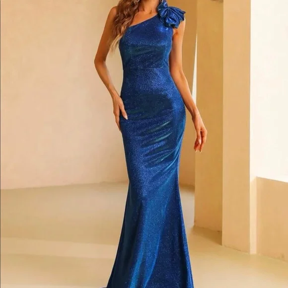 One Shoulder Zip Back Mermaid Hem Sequin Prom Dress. Nwt Size 4 Blue | Color: Blue | Size: 4 | Frugeacapone's Closet
